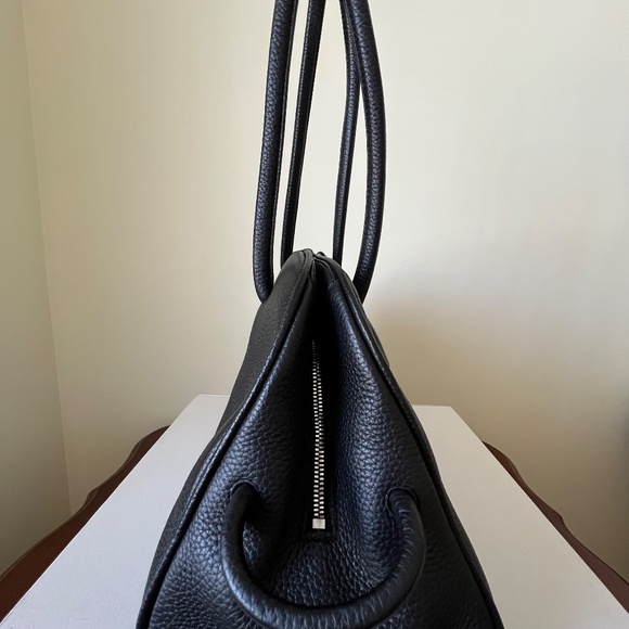 Jacquemus Le Turismo Shoulder Bowling Bag in Black Grained Leather - Picture 2 of 11